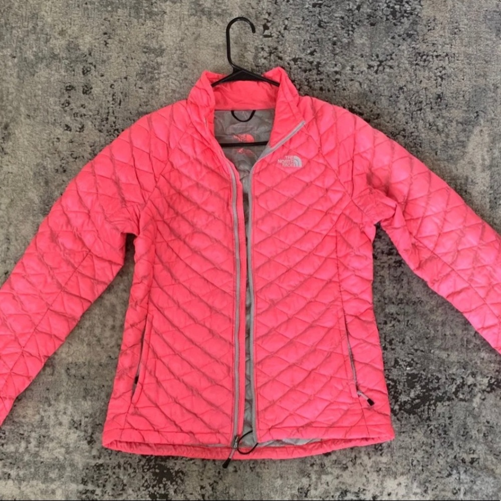 Women’s North Face Thermo ball Jacket